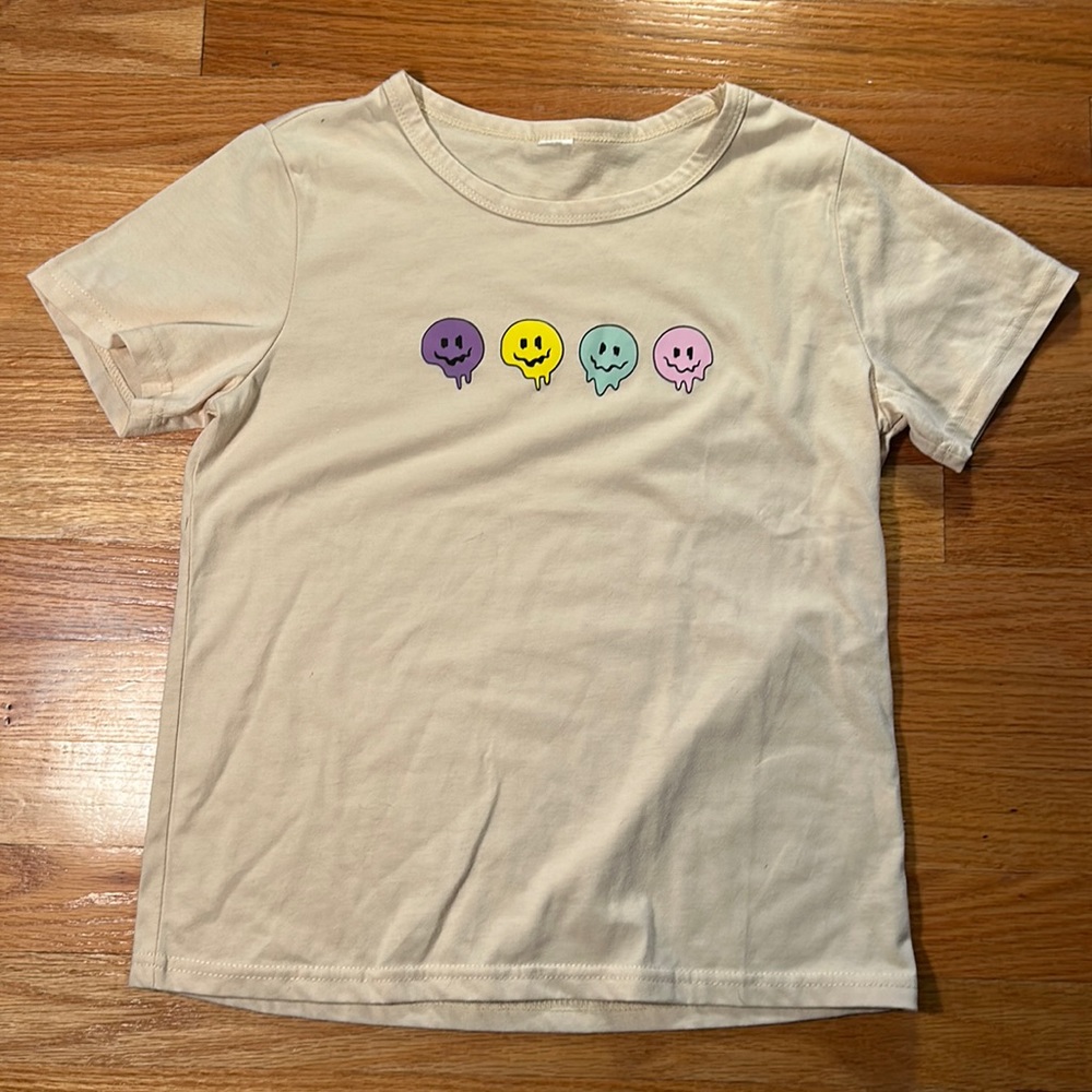 Tan melting smiling face tshirt